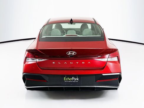 Used 2025 Hyundai Elantra SEL FWD image 7
