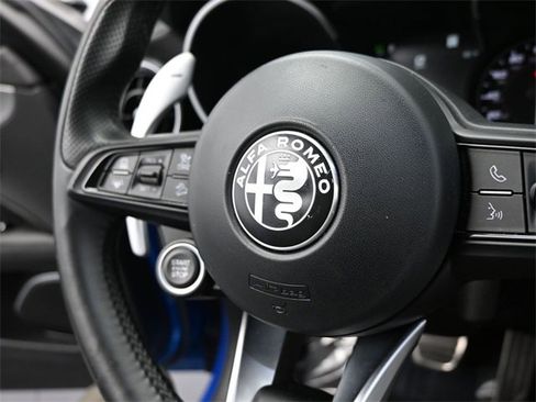 Used 2022 Alfa Romeo Stelvio Veloce image 14