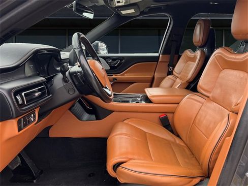 Used 2023 Lincoln Aviator Black Label image 9