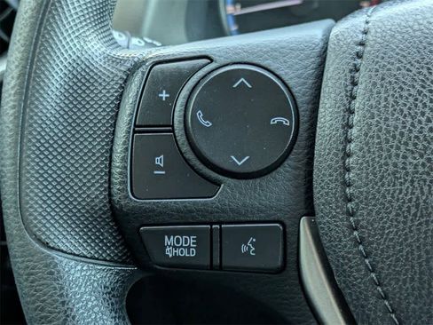 Used 2018 Toyota RAV4 LE image 25