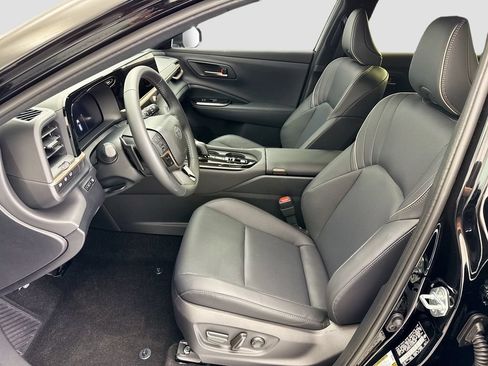 Used 2025 Toyota Crown Signia AWD/4WD image 18