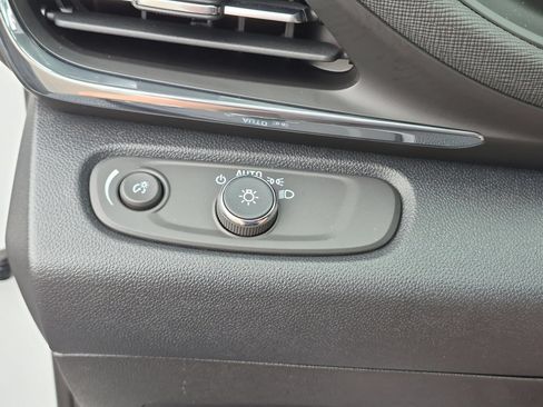Certified 2025 Buick Envista Preferred w/ Advanced Safety Package FWD image 16