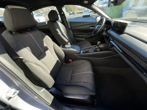Used 2025 Honda Accord Sport image 33