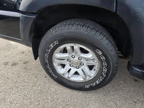 Used 2004 Toyota Sequoia Limited image 20