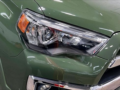 Certified 2022 Toyota 4Runner Limited AWD/4WD image 28