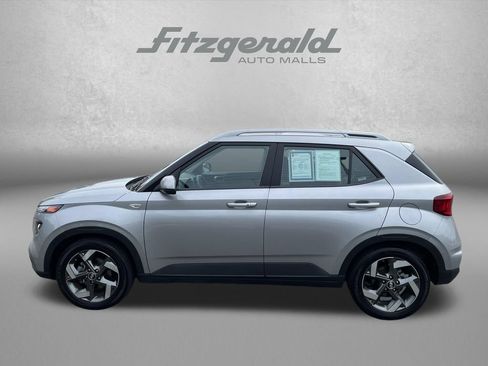 Used 2025 Hyundai Venue SEL FWD image 5