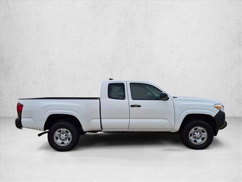 Used 2018 Toyota Tacoma SR RWD image 4