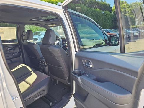 New 2026 Honda Ridgeline Black Edition image 14