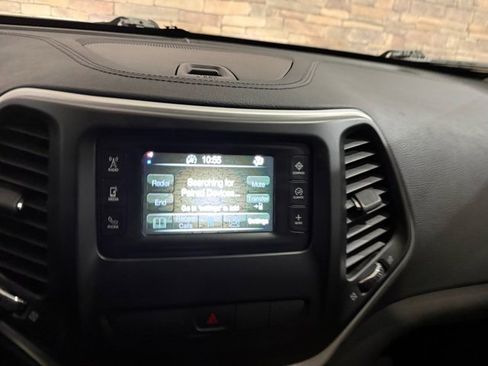 Used 2015 Jeep Cherokee Latitude w/ Trailer Tow Group image 18