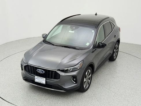 Used 2023 Ford Escape Platinum w/ Premium Technology Package image 13