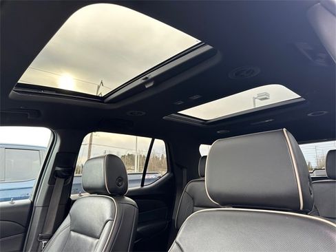Used 2023 Chevrolet Traverse Premier w/ Redline Edition image 28
