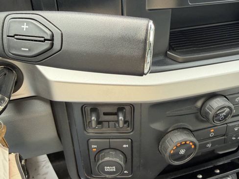 Used 2023 Ford F550 4x4 Regular Cab Super Duty image 37