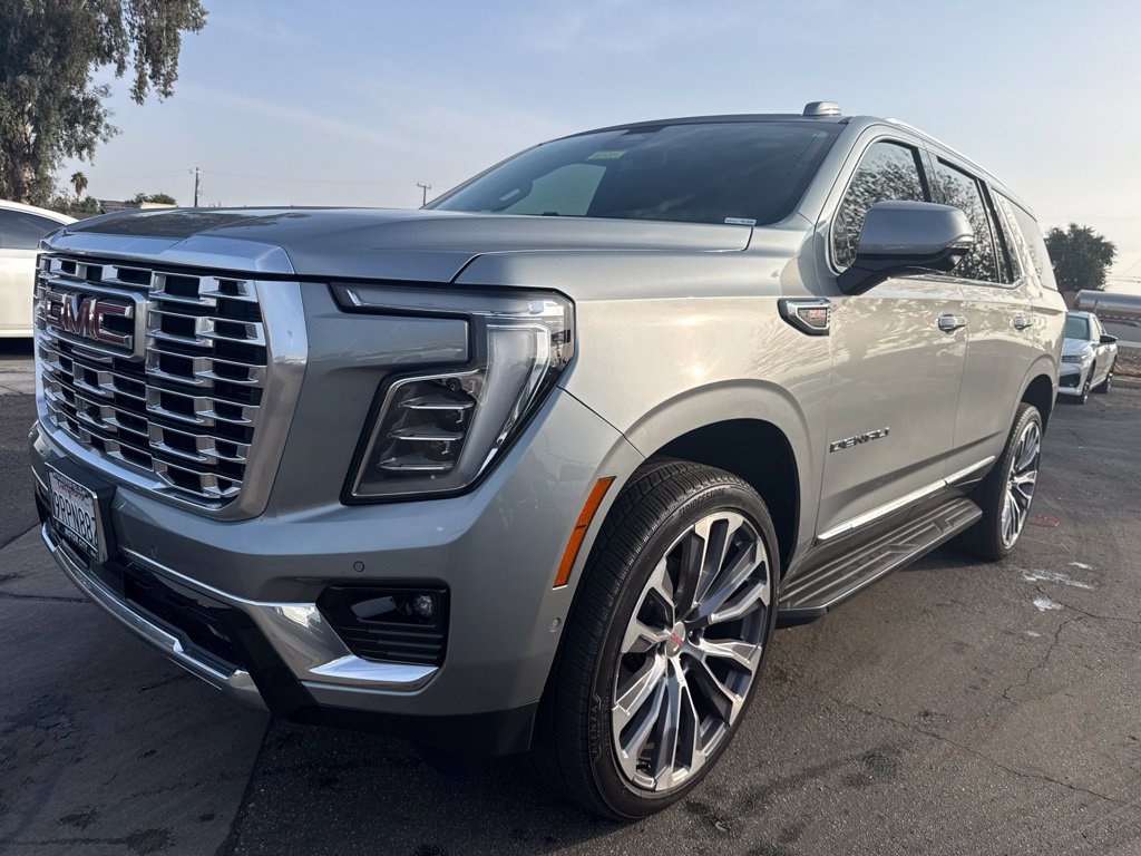 Used 2025 GMC Yukon Denali AWD/4WD image 1