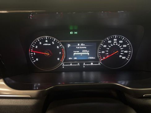 Used 2023 Kia Sorento LX image 11