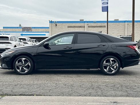 Used 2023 Hyundai Elantra SEL w/ Convenience Package image 6