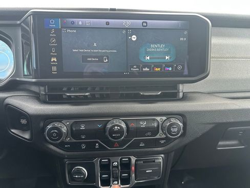 Used 2024 Jeep Wrangler Sport S image 18