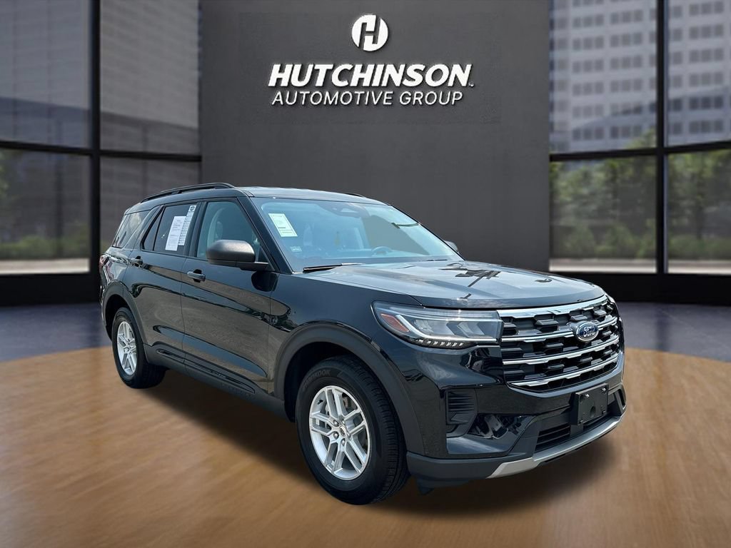 Used 2026 Ford Explorer Active AWD/4WD image 1