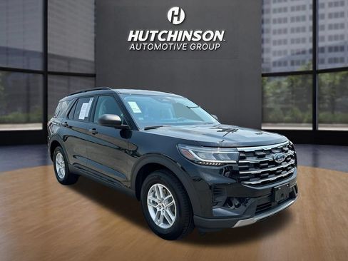 Used 2026 Ford Explorer Active AWD/4WD image 1