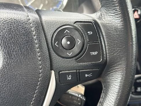 Used 2018 Toyota Corolla SE w/ Carpet Mat Package (TMS) FWD image 21