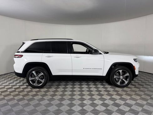 Used 2023 Jeep Grand Cherokee 4WD 4xe image 3