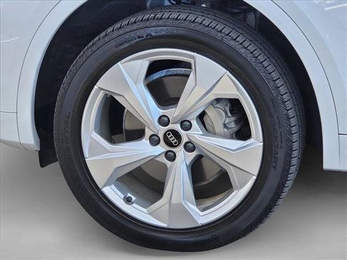 Certified 2023 Audi Q5 2.0T Premium Plus w/ Premium Plus Package AWD/4WD image 9