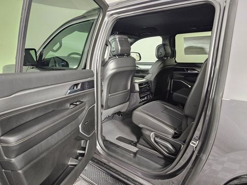 New 2026 Jeep Grand Wagoneer L 4WD w/ HD Trailer Tow Package image 32