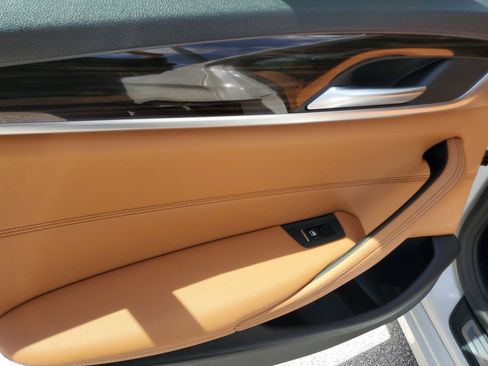 Used 2022 BMW 530i xDrive w/ Convenience Package image 13