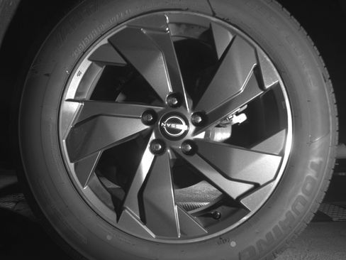 Used 2025 Nissan Rogue SV FWD image 14