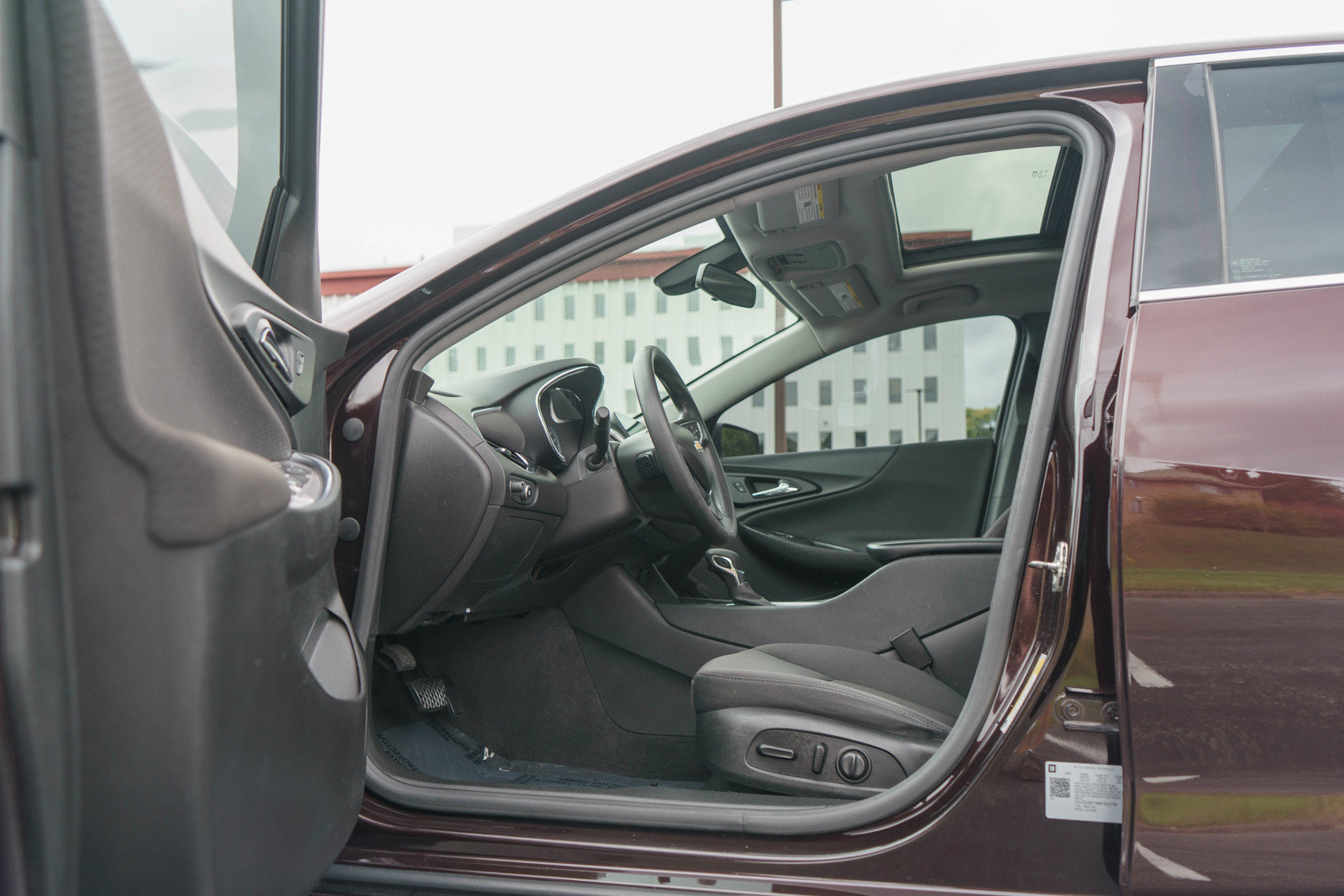Used 2021 Chevrolet Malibu LT FWD image 12