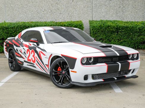 Used 2021 Dodge Challenger R/T image 6