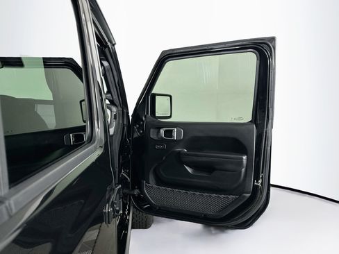 Used 2024 Jeep Wrangler Unlimited AWD/4WD image 31