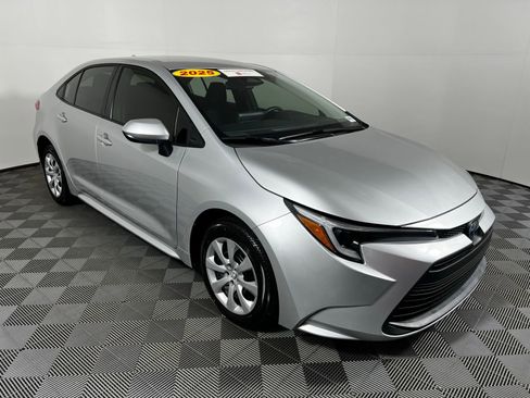 Certified 2025 Toyota Corolla LE image 3
