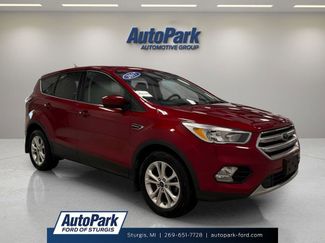 Used 2017 Ford Escape SE video 1
