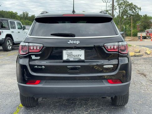 Used 2024 Jeep Compass Latitude AWD/4WD image 5