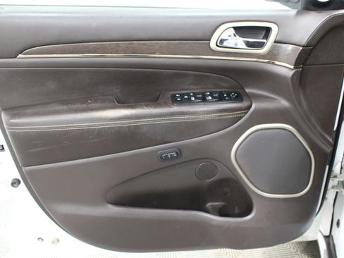 Used 2014 Jeep Grand Cherokee Summit image 7