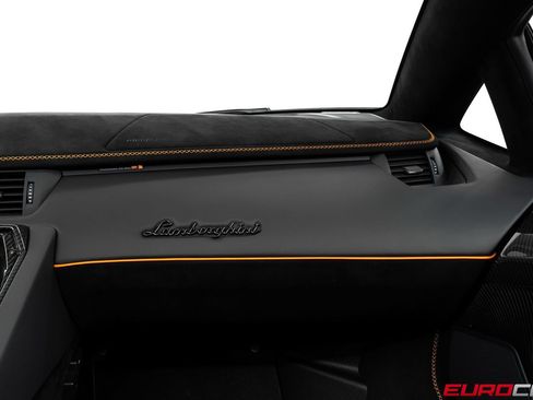 Used 2021 Lamborghini Aventador SVJ AWD/4WD image 44