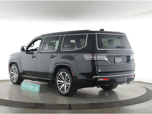 Used 2025 Jeep Grand Wagoneer 4WD image 8