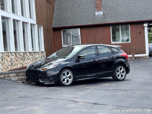 Used 2014 Ford Focus ST FWD image 2