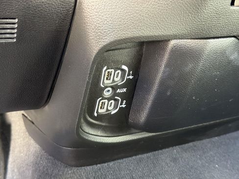 Used 2019 RAM 1500 Laramie RWD image 37