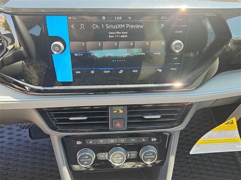 New 2024 Volkswagen Taos SE image 11