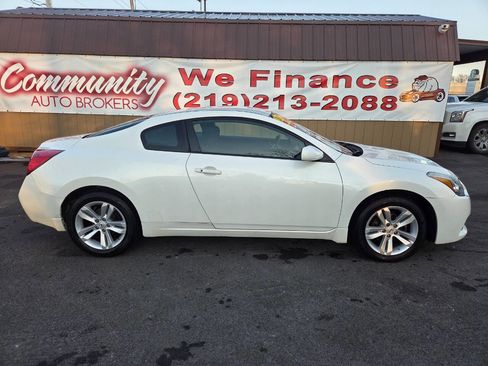 Used 2011 Nissan Altima 2.5 S image 2
