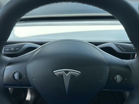 Used 2024 Tesla Model Y Long Range RWD image 18