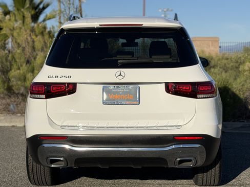 Certified 2022 Mercedes-Benz GLB 250 image 9
