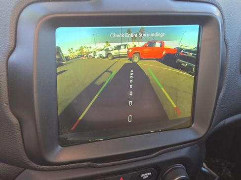 Used 2023 Jeep Renegade Latitude image 21