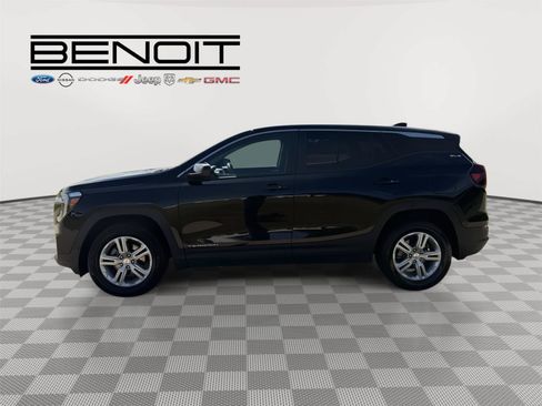Used 2024 GMC Terrain SLE AWD/4WD image 2