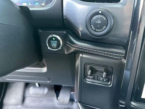 Used 2022 Ford F150 Lightning Platinum image 24