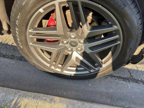 Used 2025 Ford Explorer ST-Line w/ ST-Line Street Pack image 11