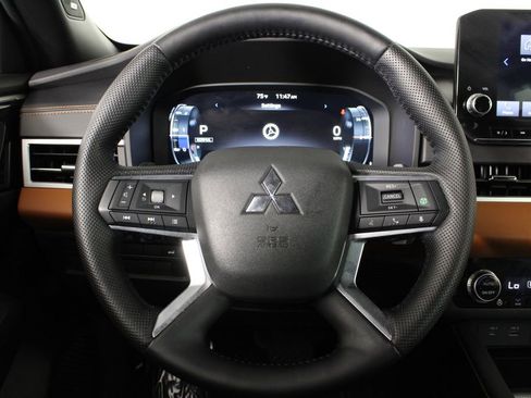 Used 2022 Mitsubishi Outlander SEL image 9