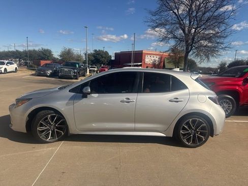 Used 2019 Toyota Corolla XSE image 5
