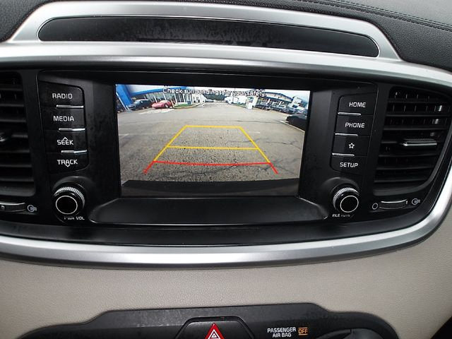 Used 2020 Kia Sorento LX AWD/4WD image 23